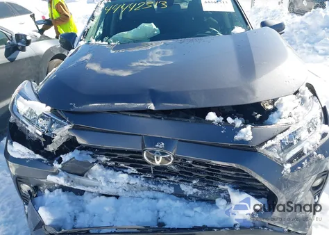 2021 Toyota Rav4 Xle z USA, uszkodzony, nr VIN 2T3P1RFV5MC227402